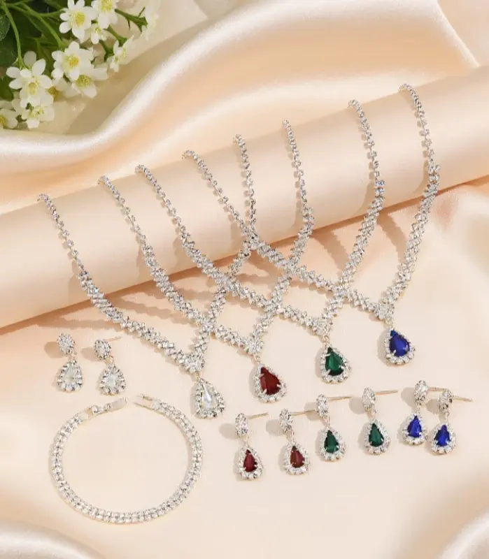 Conjunto de joyería Vintage elegante para mujer, collar estilo diamante con incrustaciones de Metal, gargantilla de plata, pulsera de boda nupcial, regalo de fiesta, 4 Uds. 1