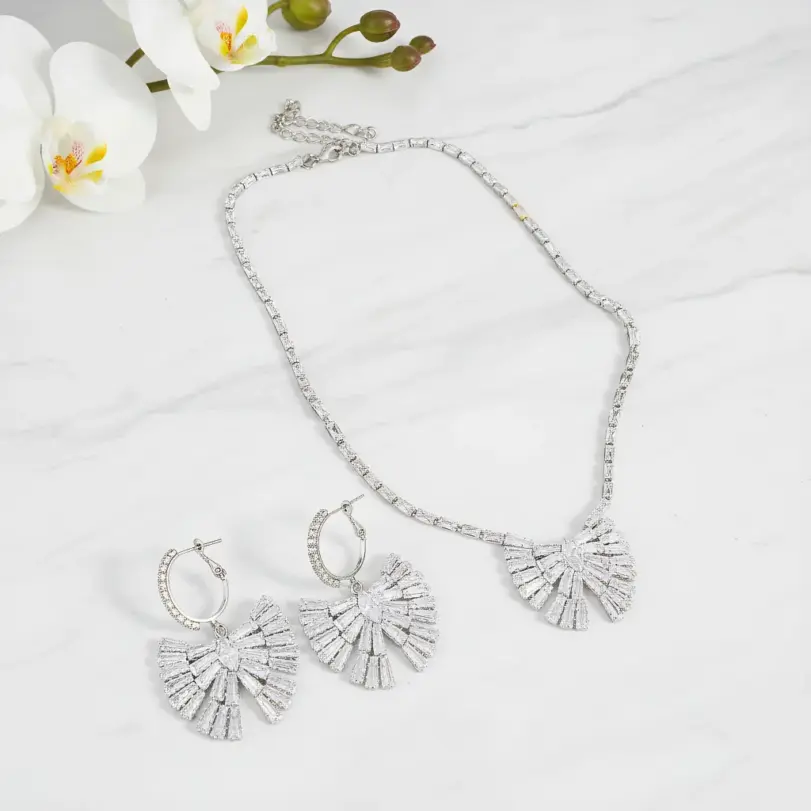 Juego de Joyería Vintage Elegante de 3 Piezas para Mujer, Collar con Incrustaciones de Circonita, Gargantilla de Cristal Brillante, Aretes de Novia para Boda, Fiesta 1 Juego de Joyería Vintage Elegante de 3 Piezas para Mujer, Collar con Incrustaciones de Circonita, Gargantilla de Cristal Brillante, Aretes de Novia para Boda, Fiesta 1
