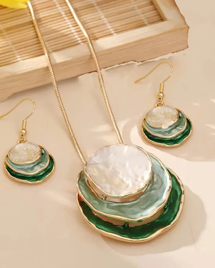 Juego de Joyería Elegante y Moderno de 3 Piezas para Mujer, Collar con Forma de Concha de Colores, Gargantilla Redonda, Aretes para Uso Diario Informal, Regalo 2