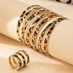Conjunto de 2 uds de nuevo conjunto de anillo de pulsera de uso diario de alta gama para mujer con estampado de leopardo a rayas huecas sexis a la moda 4