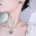 Conjunto de joyería Vintage elegante para mujer, collar de abeja pequeña de perlas grises, gargantilla de cristal brillante, pendientes de boda para fiesta, 3 uds. 2