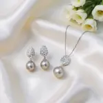 Juego de Joyería Vintage Elegante de 3 Piezas para Mujer, Collar de Perlas Grises, Cadena de Clavícula de Cristal Brillante, Aretes de Novia para Boda, Fiesta 1