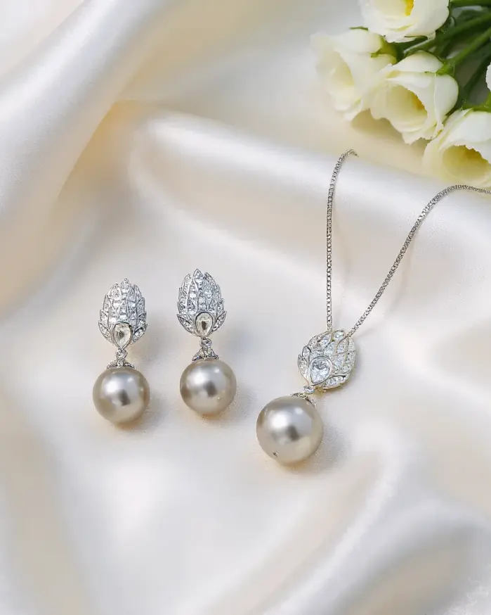 Juego de Joyería Vintage Elegante de 3 Piezas para Mujer, Collar de Perlas Grises, Cadena de Clavícula de Cristal Brillante, Aretes de Novia para Boda, Fiesta 1