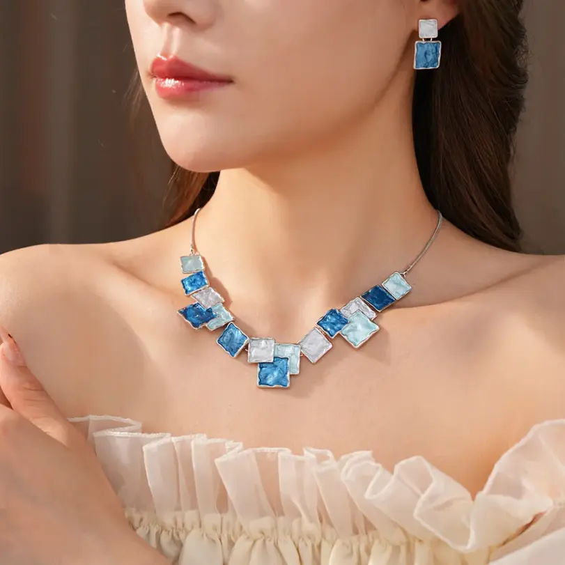 Juego de Joyería Vintage Elegante de 3 Piezas para Mujer, Collar con Cristales Brillantes y Gotas Azules Cuadradas, Gargantilla, Aretes para Novia, Boda, Fiesta 2
