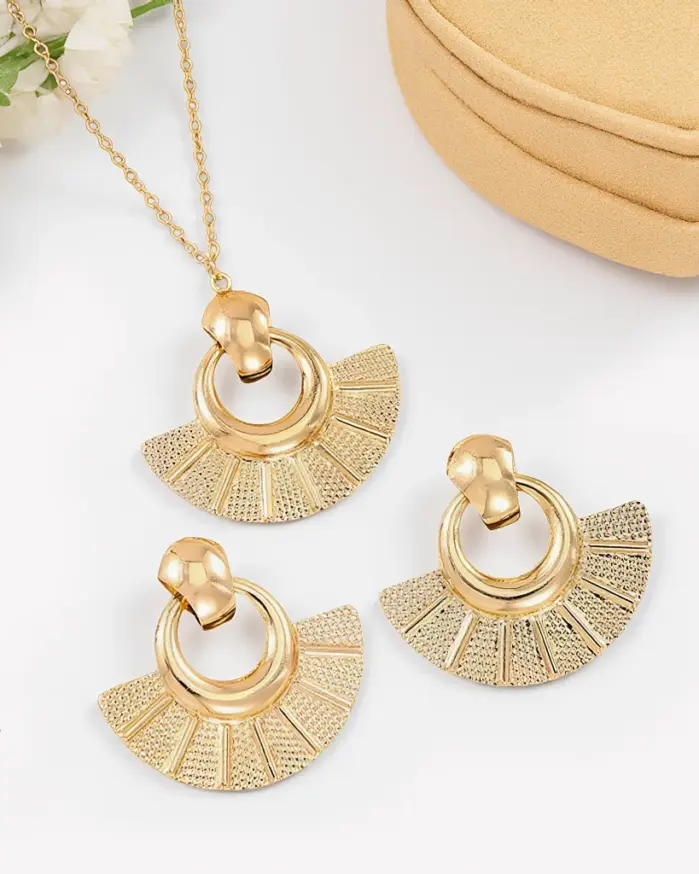 Juego de Joyería Elegante y Moderno de 3 Piezas para Mujer, Collar Geométrico en Forma de Sector, Gargantilla de Metal Clásica, Aretes para Uso Diario Informal, Regalo 1
