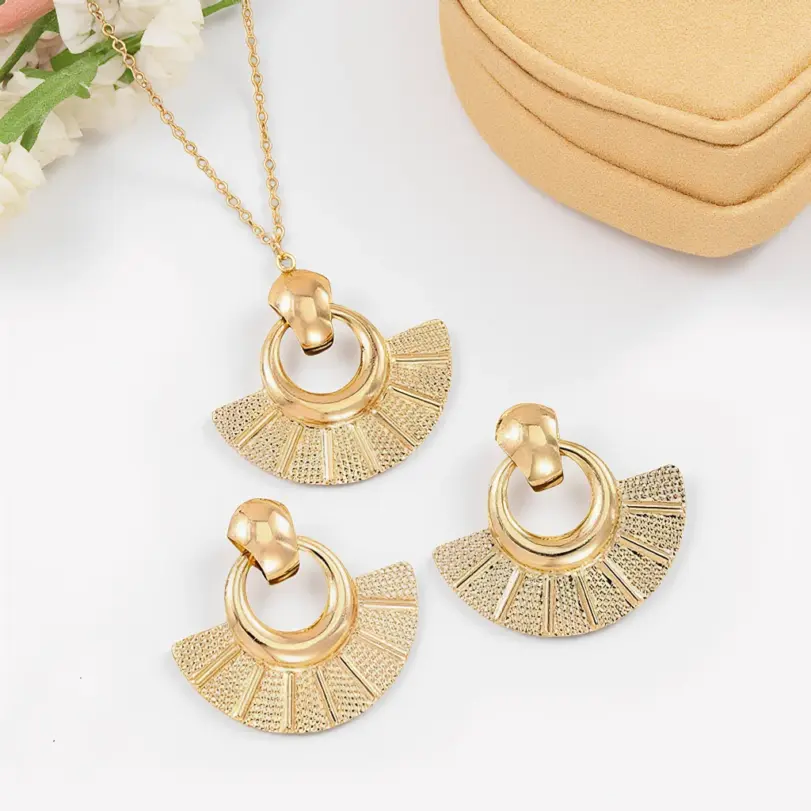 Juego de Joyería Elegante y Moderno de 3 Piezas para Mujer, Collar Geométrico en Forma de Sector, Gargantilla de Metal Clásica, Aretes para Uso Diario Informal, Regalo 1 Juego de Joyería Elegante y Moderno de 3 Piezas para Mujer, Collar Geométrico en Forma de Sector, Gargantilla de Metal Clásica, Aretes para Uso Diario Informal, Regalo 1