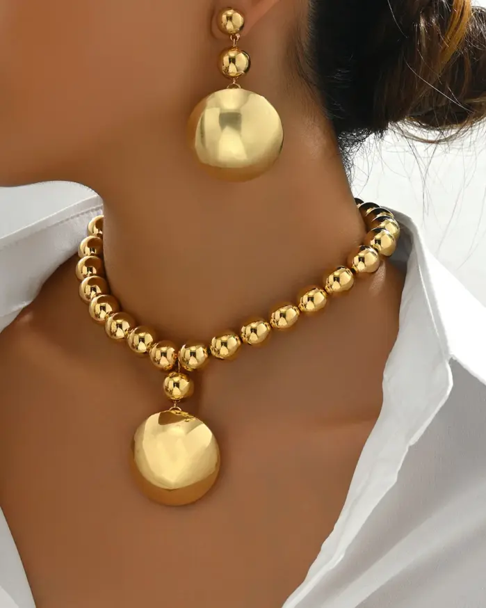 Conjunto de collar y pendientes vintage de cuentas lisas extragrandes, con dije de disco redondo grande brillante, estilo europeo americano moderno para uso diario 1