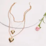 Conjunto de 4 piezas: collar de cadena con colgante de doble corazón, pendientes y pulseras de múltiples capas, de color dorado, para mujer. 5